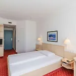 Intercityhotel Отель 4*