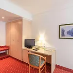 Intercityhotel Отель 4*