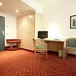 Intercityhotel Отель 4*