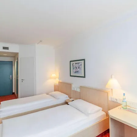 Intercityhotel 4*