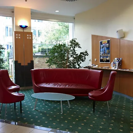 Отель Intercityhotel 4*