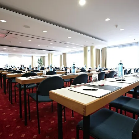 Intercityhotel Отель