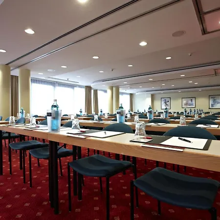 Intercityhotel Отель Шверин