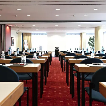Intercityhotel Отель