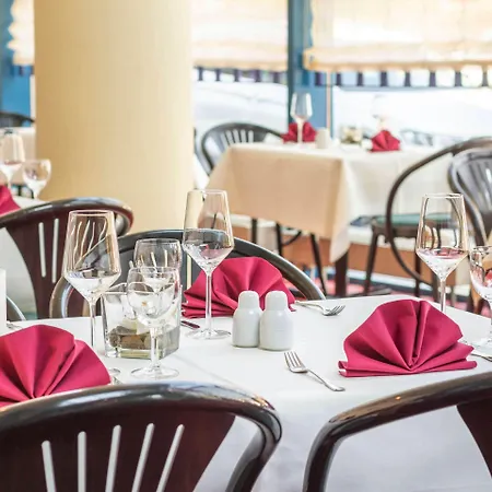 Intercityhotel Отель 4*