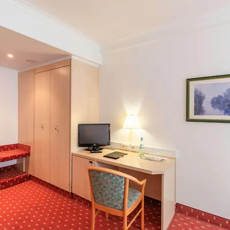 Intercityhotel Hotell 4*