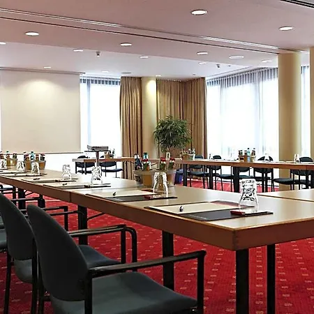 Intercityhotel Szálloda 4*