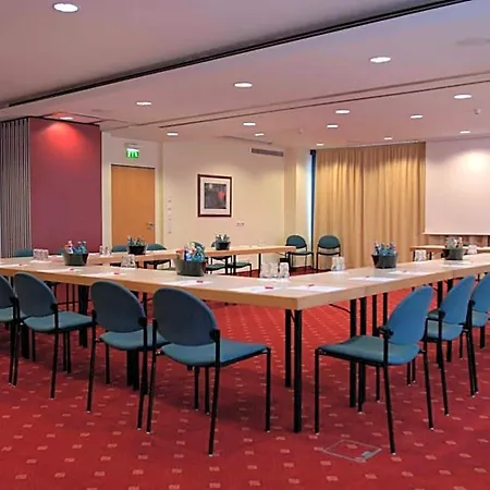 Intercityhotel 호텔