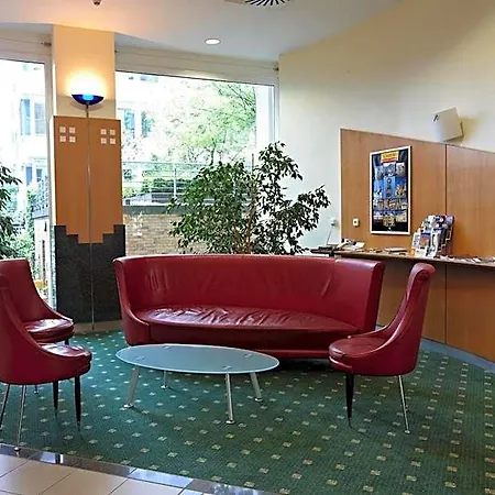 Intercityhotel 4*