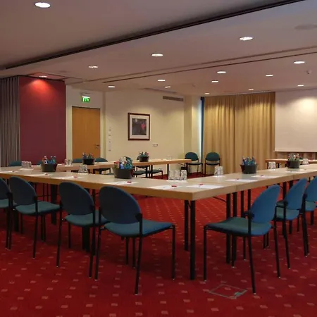 Отель Intercityhotel 4*