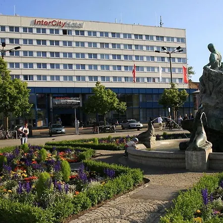 Intercityhotel Отель Шверин