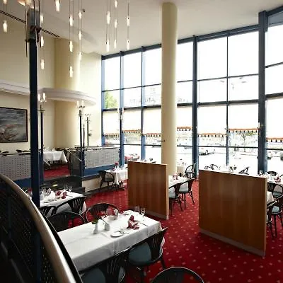 Intercityhotel 4*