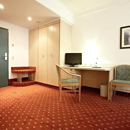 Intercityhotel 호텔 4*