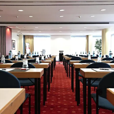 Intercityhotel Otel 4*