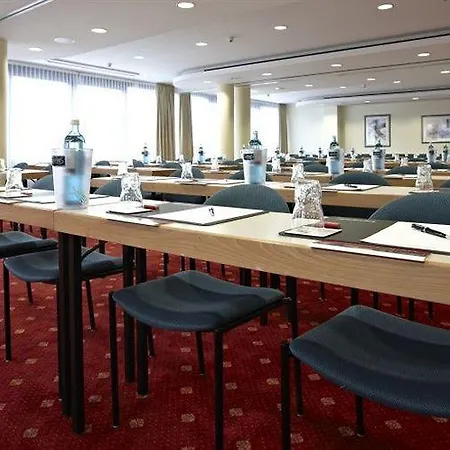 호텔 Intercityhotel 4*