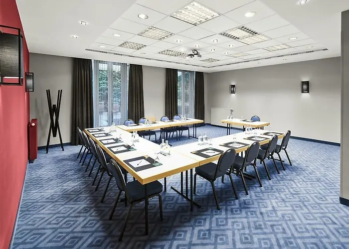 Intercityhotel Отель Шверин