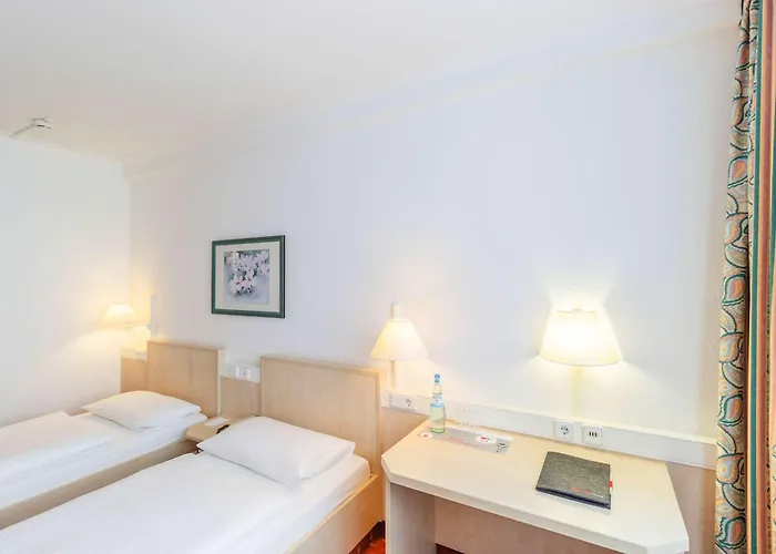 Отель Intercityhotel Шверин