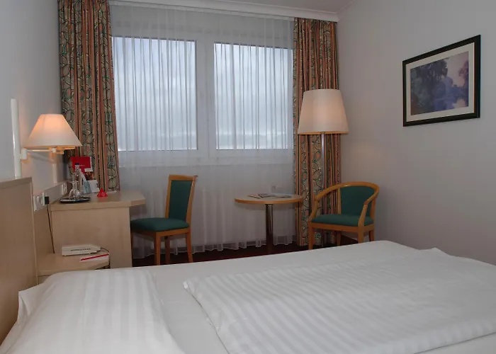 Отель Intercityhotel 4*