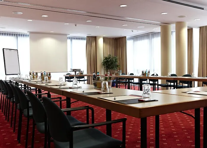 Отель Intercityhotel 4*