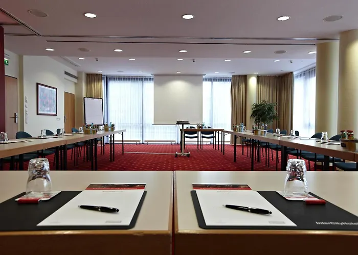 Intercityhotel Отель Шверин